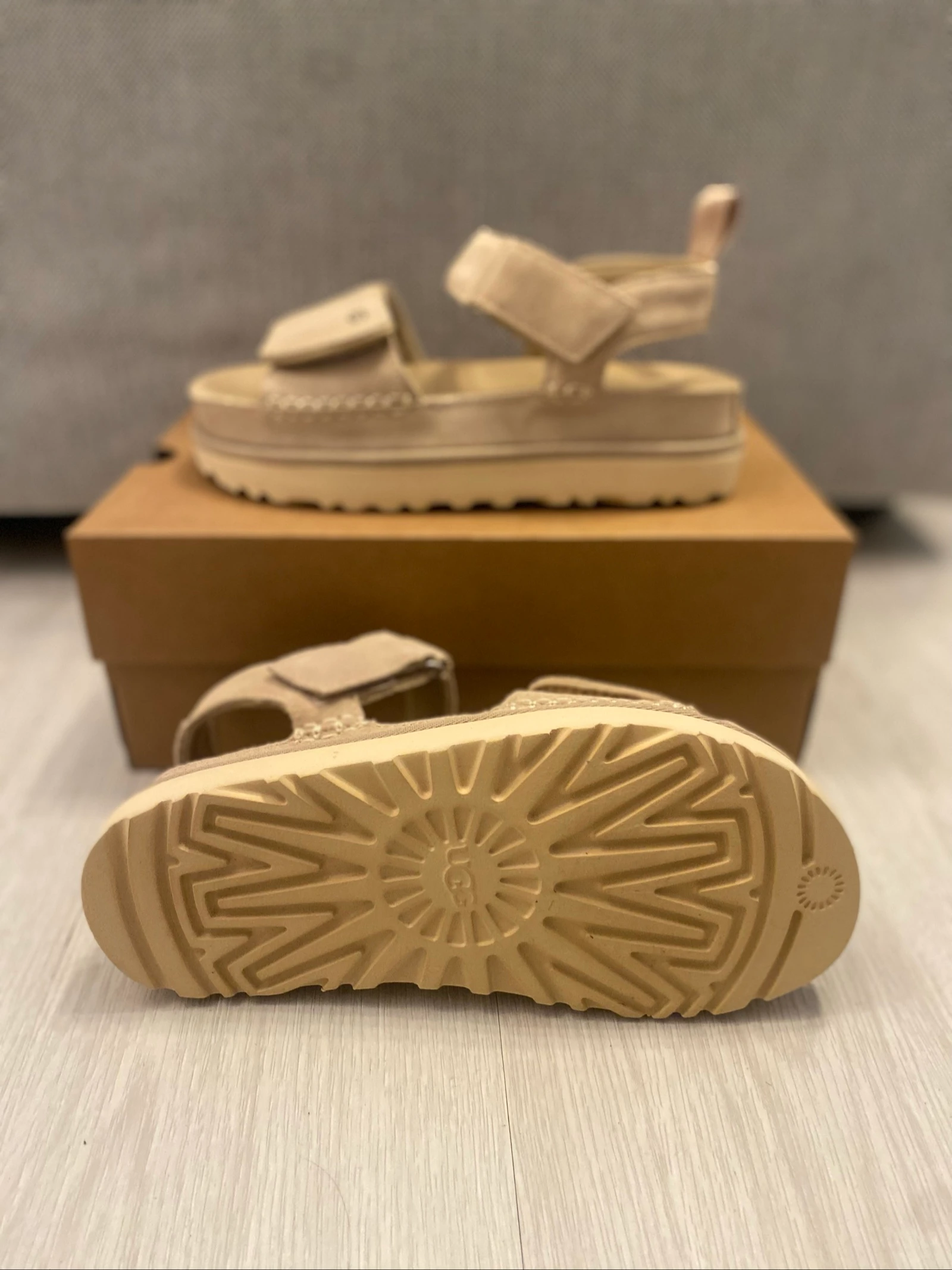 Beige UGG GoldenStar Sandals Size 36 – photo 6